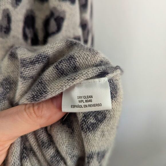 Charter Club Sweater Womens Large Cashmere Gray Leopard Print Ski Cold Shoulder - Picture 5 of 8